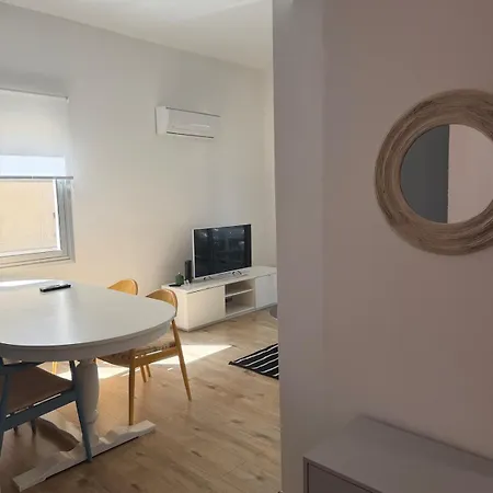 Apartman Cozy Corner 2 Bedroom In Limassol Aglantzia
