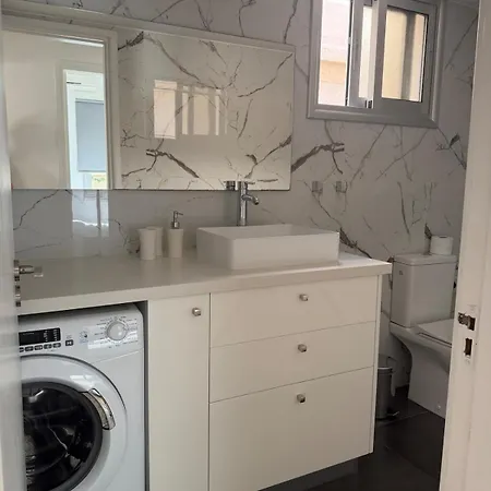 Cozy Corner 2 Bedroom In Limassol * Aglantzia