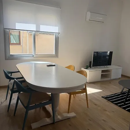 Cozy Corner 2 Bedroom In Limassol Apartman