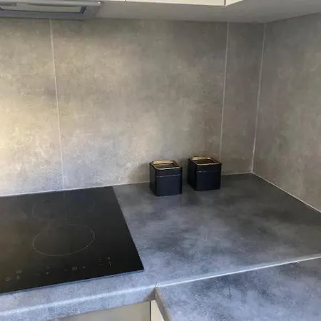 Cozy Corner 2 Bedroom In Limassol Apartman *