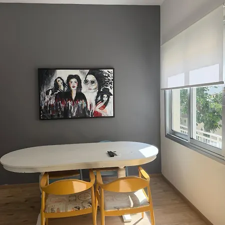 Cozy Corner 2 Bedroom In Limassol Apartman *